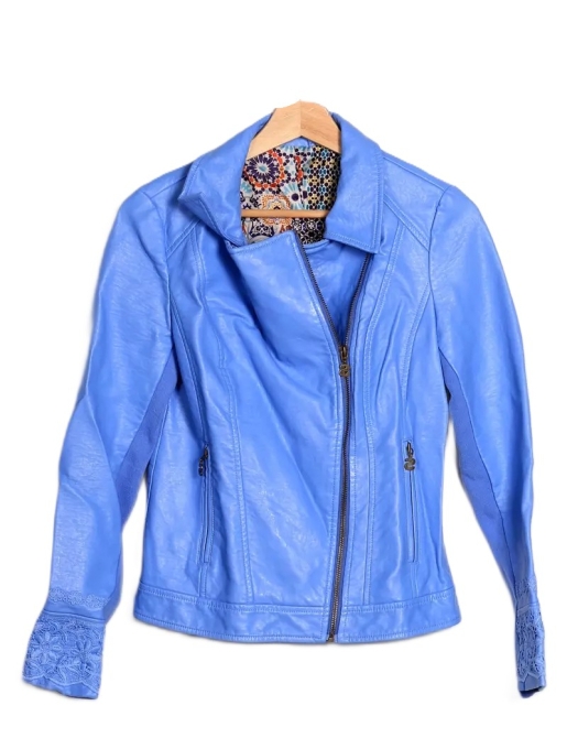 Яке Desigual