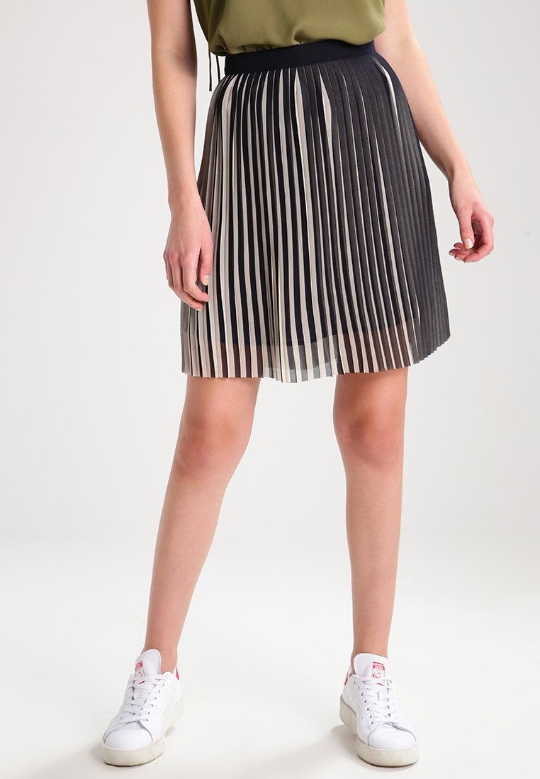 Y.A.S  skirt