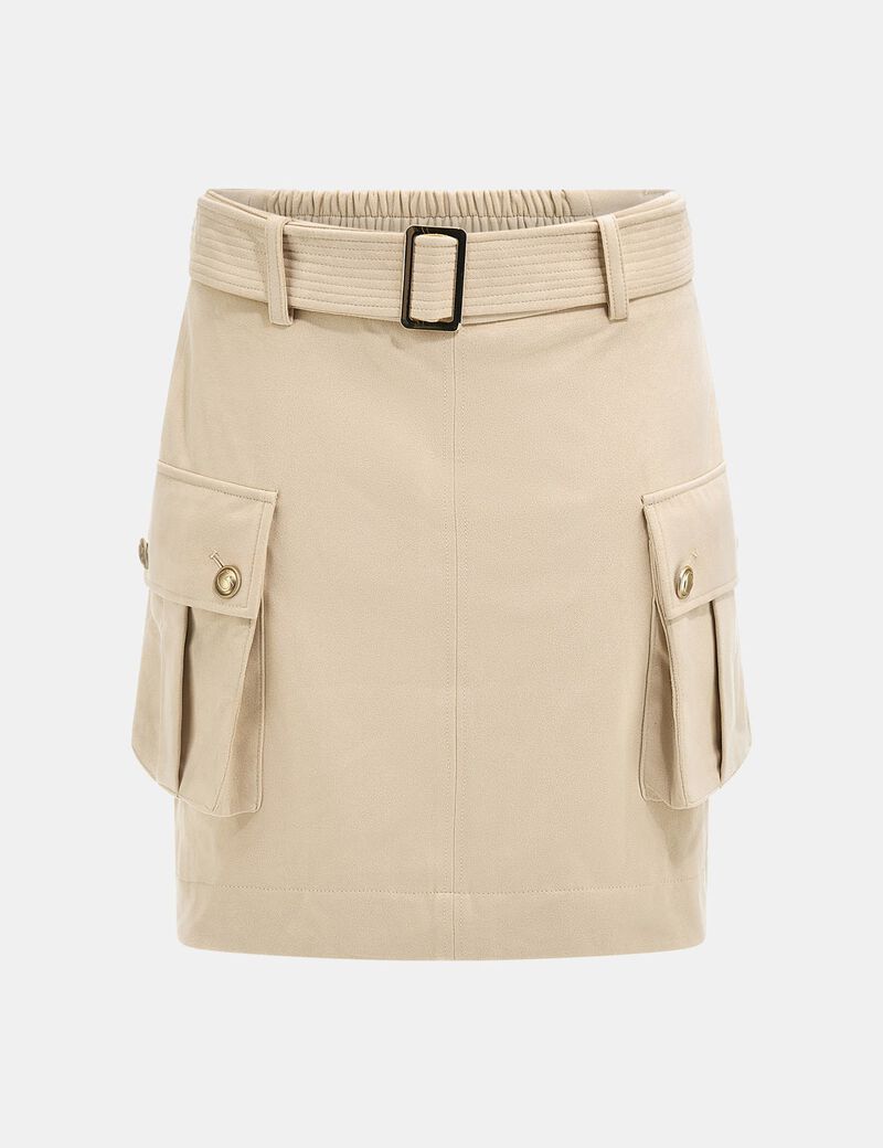 Пола Guess