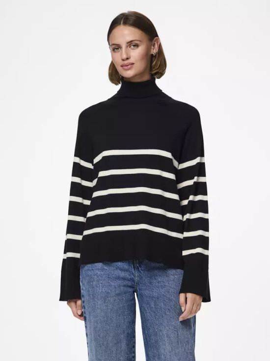 Pieces  knit